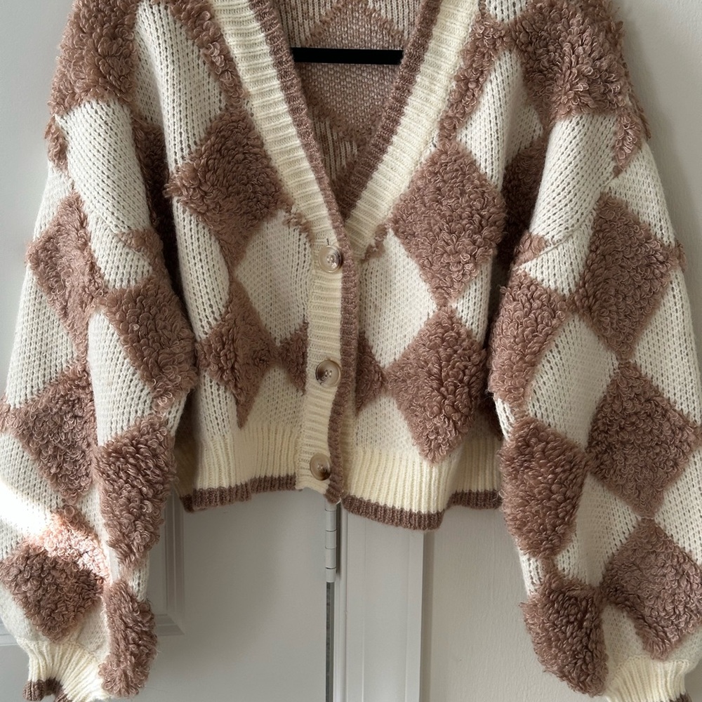 Women’s Cozy Lalavon crop sweater
Size Large